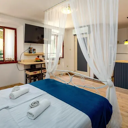 Apartment Luxe Centre Secret Gem Split