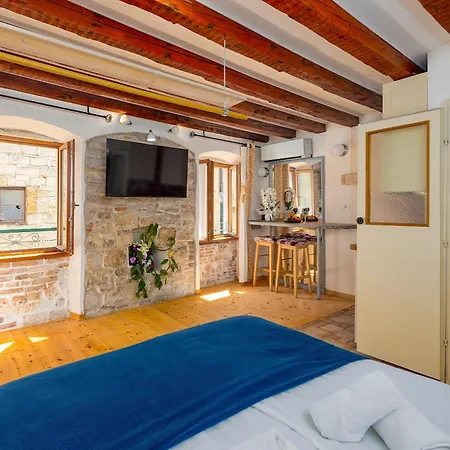 Apartment Luxe Centre Secret Gem Split