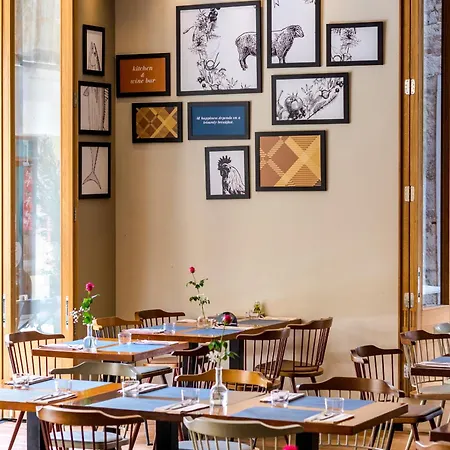 Luxe Centre Secret Gem